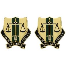724th Military Police Battalion Unit Crest (Honor Commitment Justice)